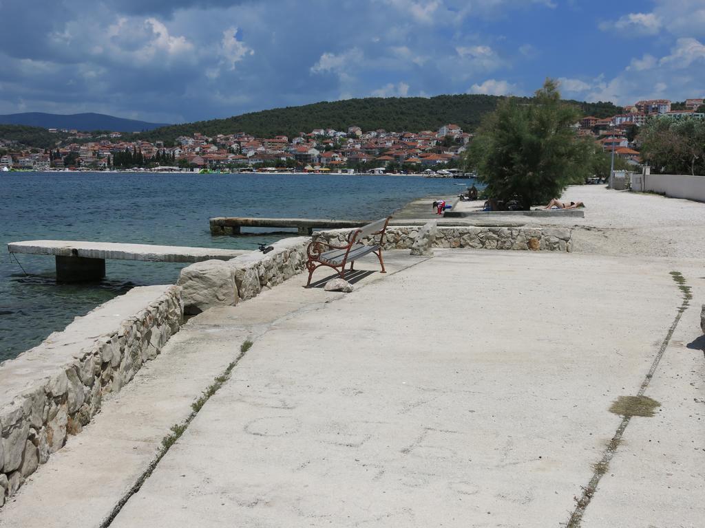 Apartments Luka Трогир Экстерьер фото
