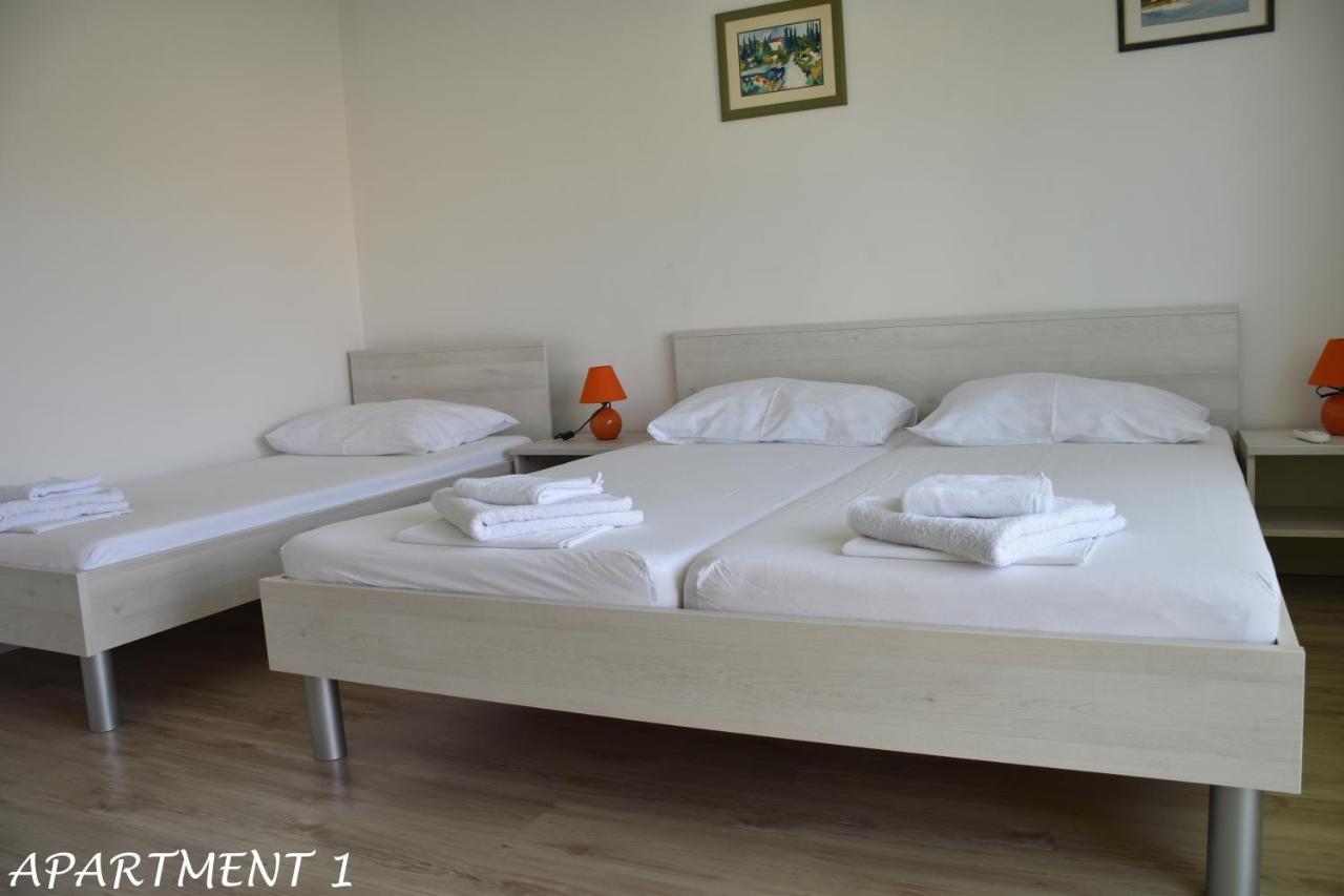 Apartments Luka Трогир Экстерьер фото