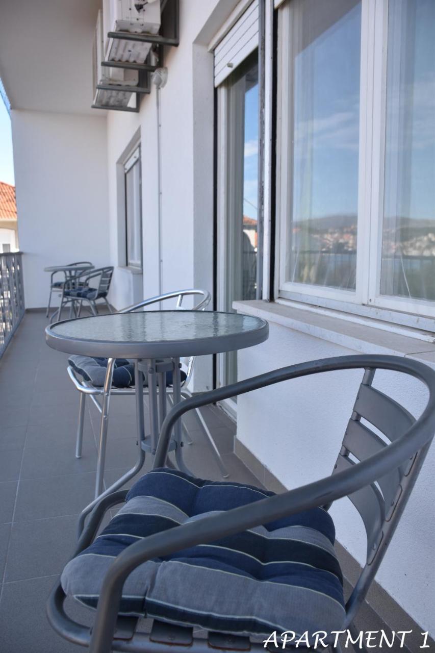 Apartments Luka Трогир Экстерьер фото