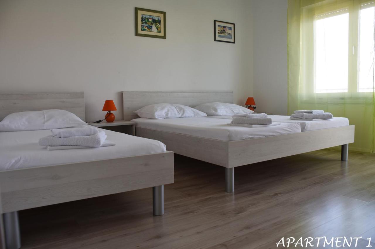 Apartments Luka Трогир Экстерьер фото