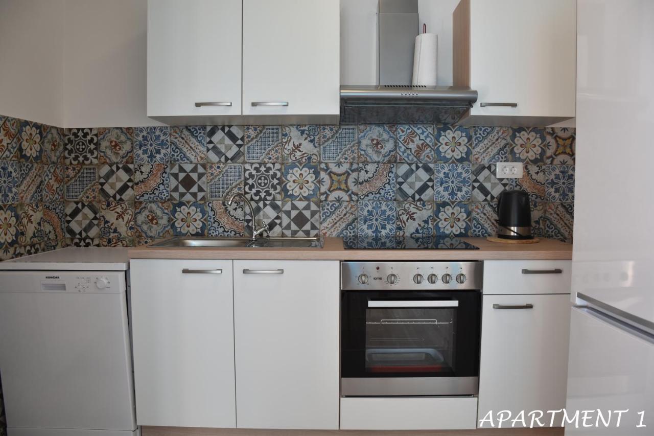 Apartments Luka Трогир Экстерьер фото