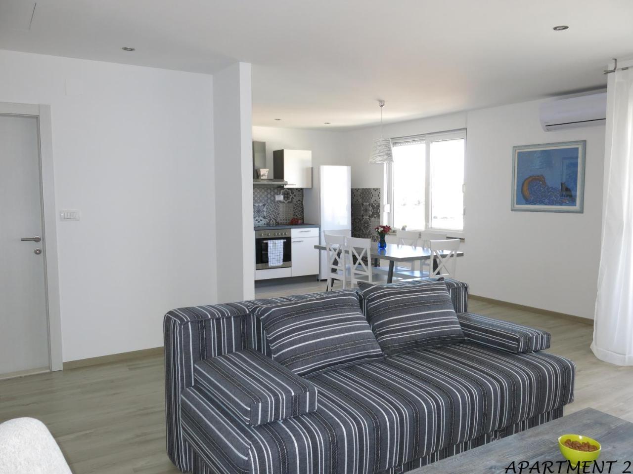 Apartments Luka Трогир Экстерьер фото