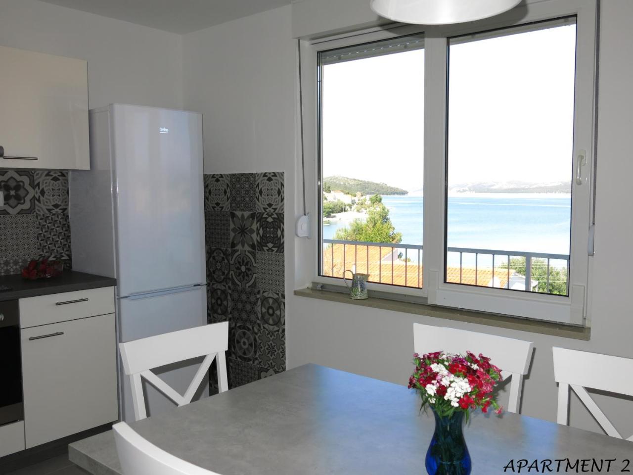 Apartments Luka Трогир Экстерьер фото